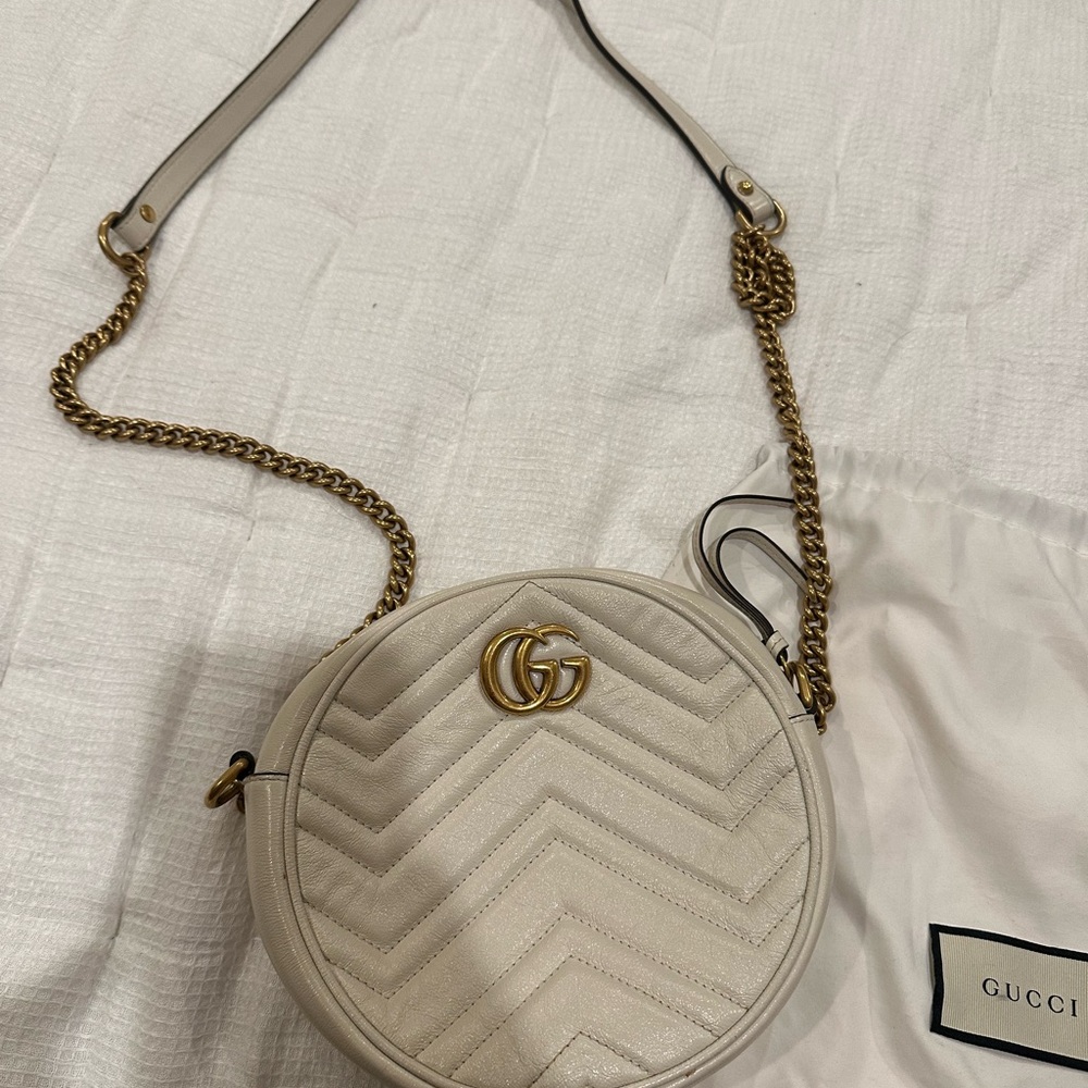White Round Gucci Marmont Bag